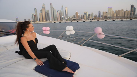 Dubai Marina Yacht Tour with Breakfast